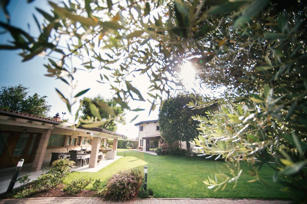 Residenza Le Batesine Verona Bagian luar foto