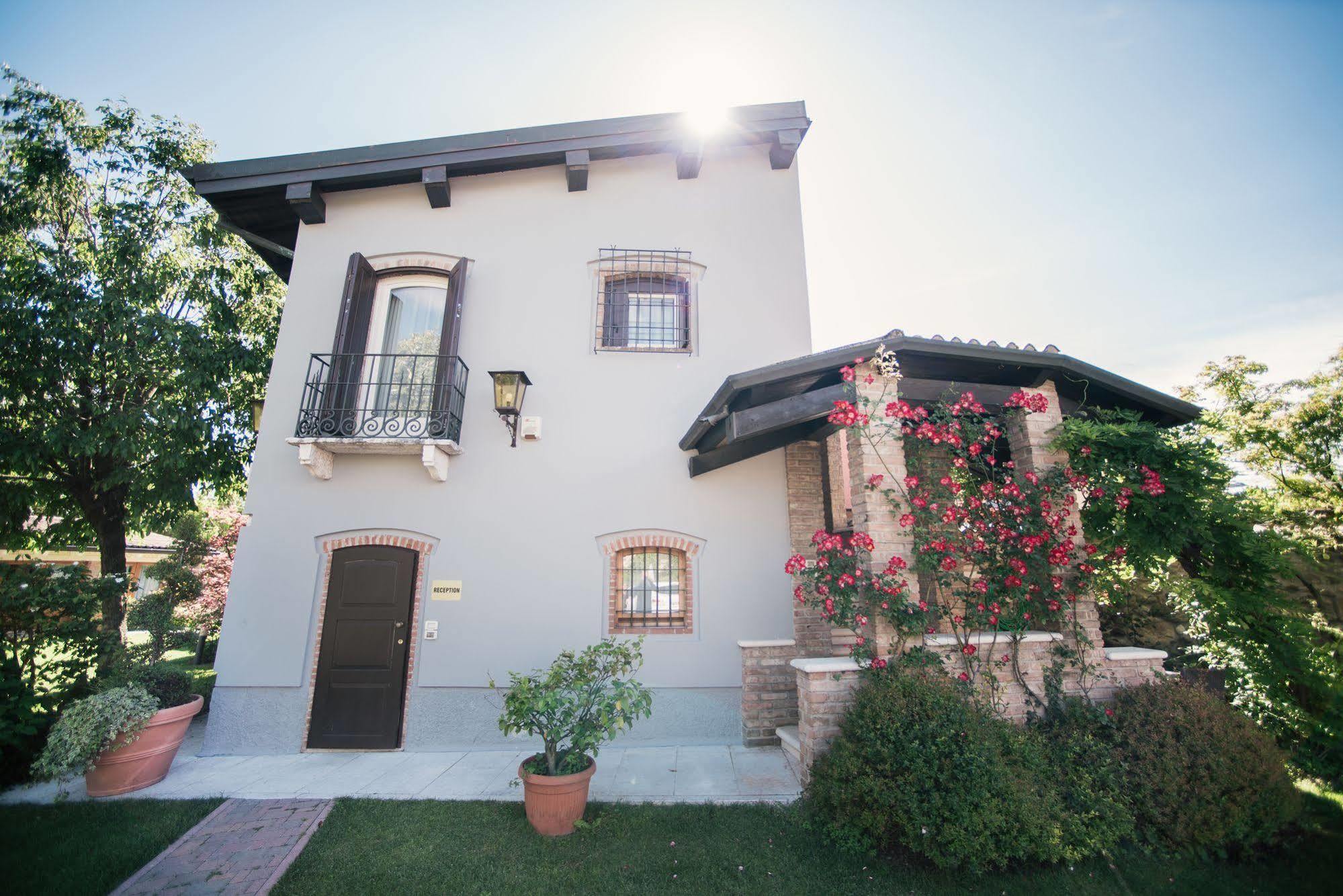 Residenza Le Batesine Verona Bagian luar foto